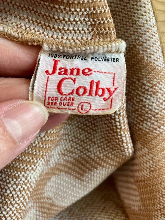 VTG 70s Classic Floral Knit Sleeveless Sweater Vest - Beige - Picture 2 of 7